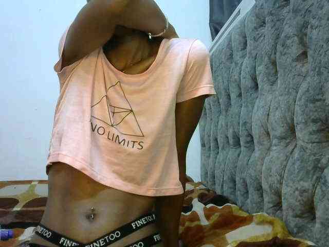 LittleMisscharming webcam