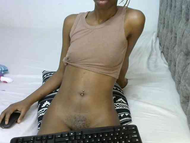 LittleMisscharming webcam