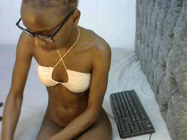 LittleMisscharming webcam