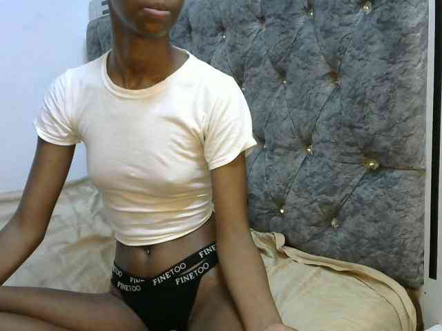 LittleMisscharming webcam