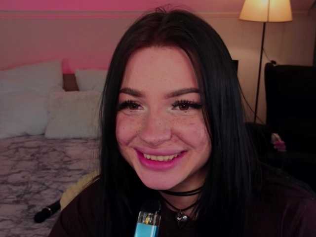 LisaAndDenis's BongaCams show and profile