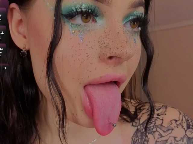 LisaAndDenis's BongaCams show and profile