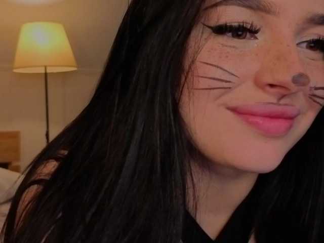 LisaAndDenis's BongaCams show and profile