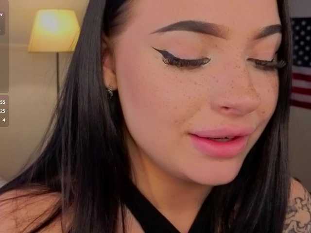 LisaAndDenis live cam profile