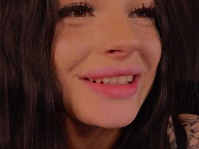 LisaAndDenis's BongaCams show and profile