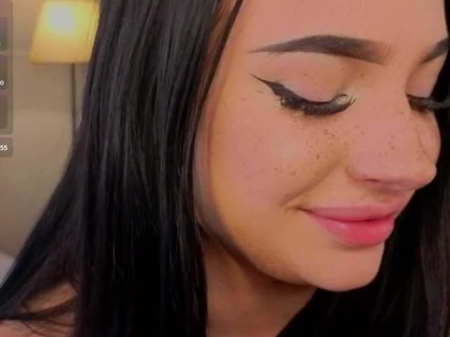 le modèle LisaaLiss est en webcam porno dans un show sur le site bongacams, il possède les tags suivants: White/Caucasian,Brunette,Shaved