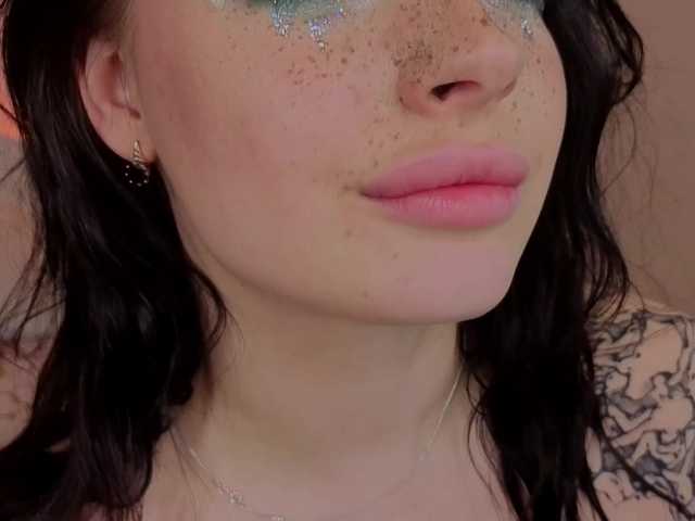 LisaAndDenis's BongaCams show and profile