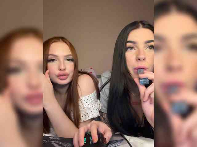 LisaAndDenis webcam