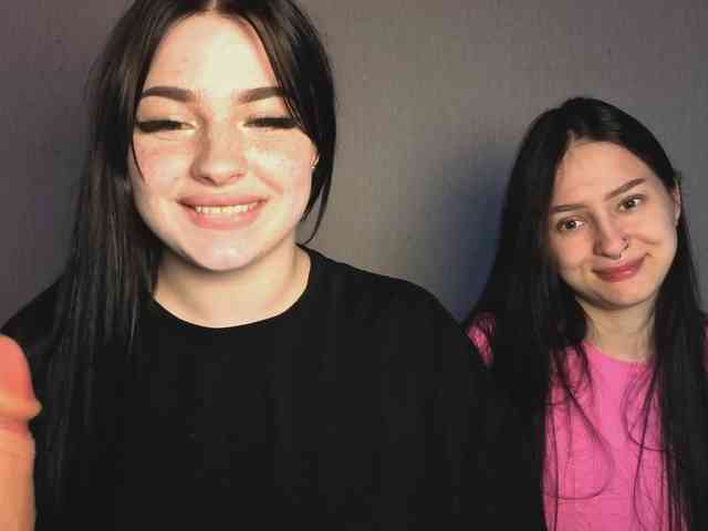 LisaAndDenis webcam