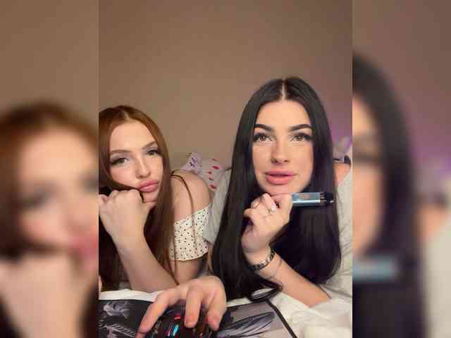 LisaAndDenis webcam