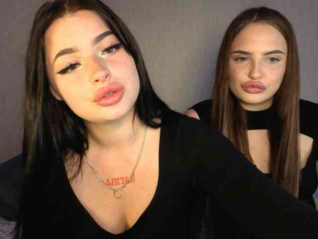 online sex cam LisaAndDenis