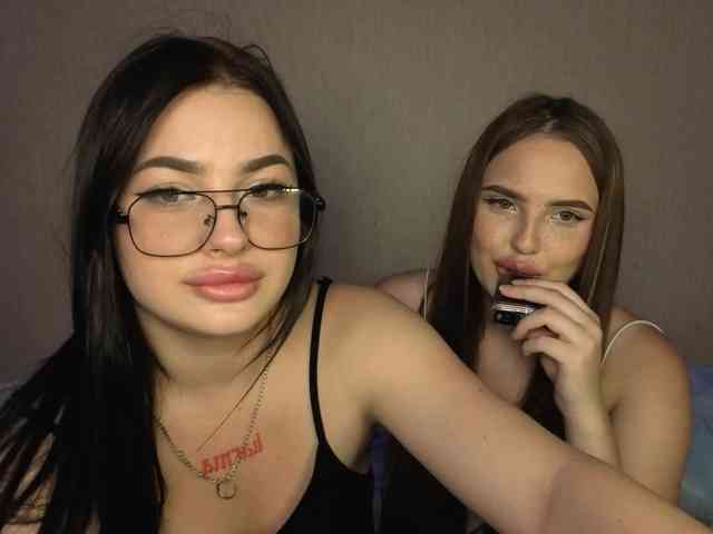 live video cam chat LisaAndDenis