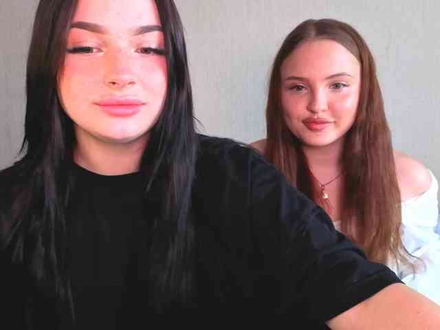 LisaAndDenis webcam