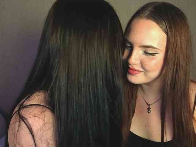 LisaAndDenis webcam