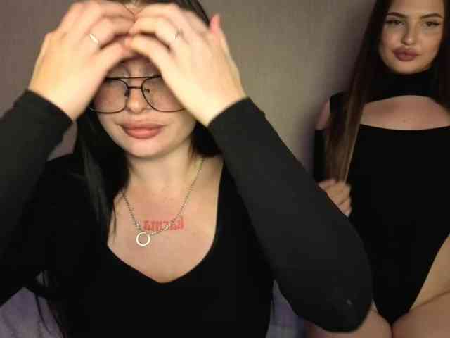 nude webcam chat LisaAndDenis