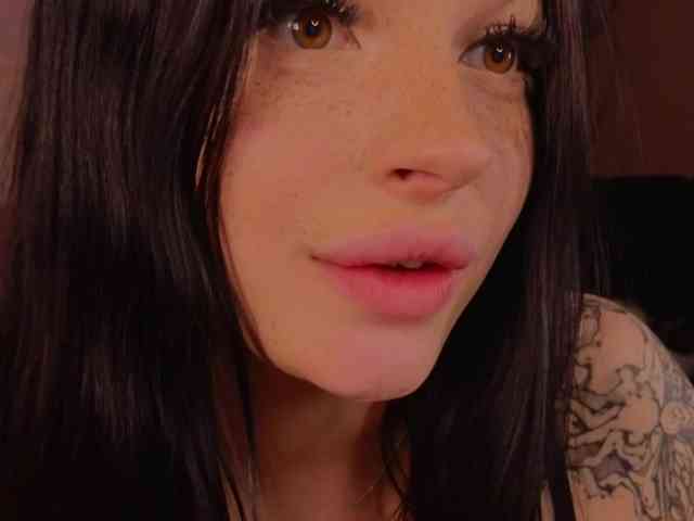 LisaAndDenis Live Webcam on BongaCams