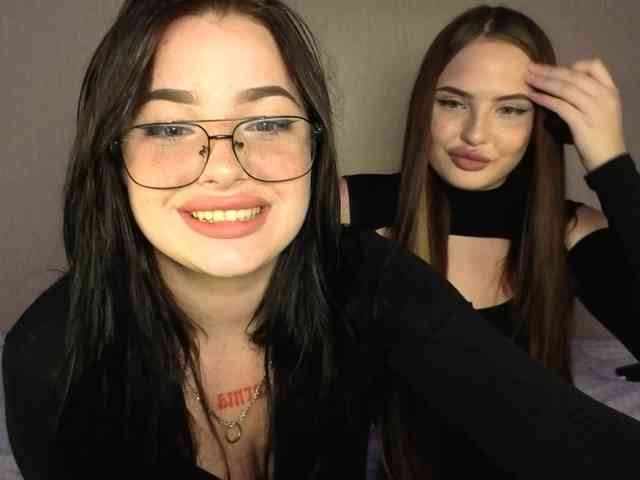 nude webcam chat LisaAndDenis