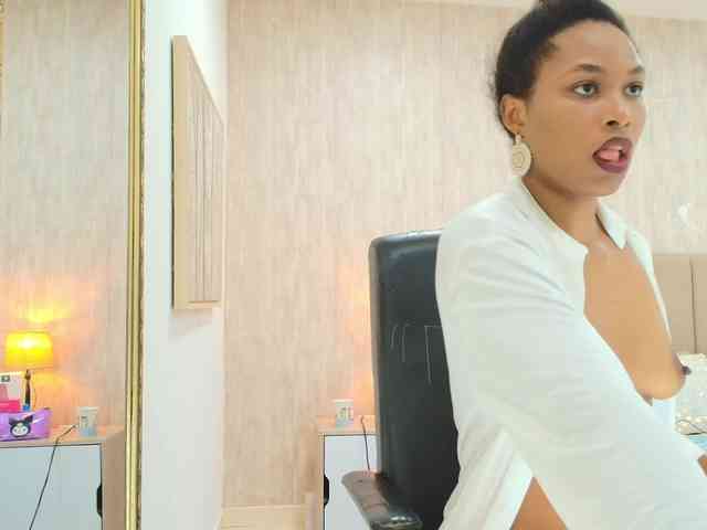 DiannaWild webcam