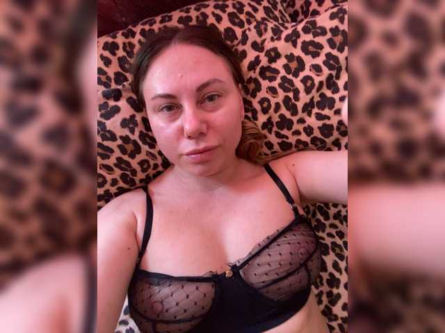 LuxuryAlya8's BongaCams show and profile