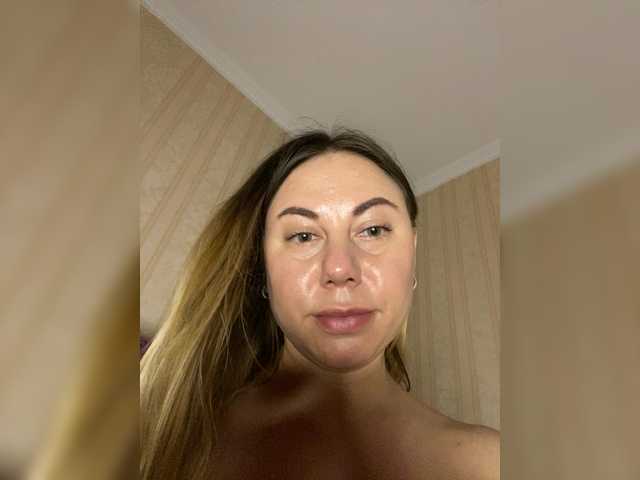 LuxuryAlya8's BongaCams show and profile