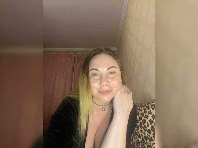 LuxuryAlya8's BongaCams show and profile