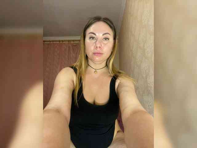 LuxuryAlya8 webcam