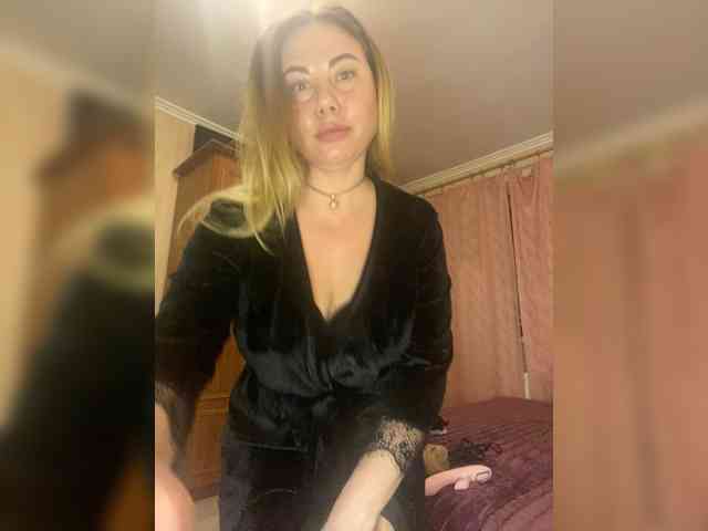 LuxuryAlya8 webcam