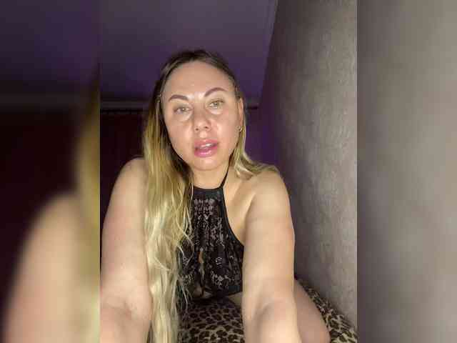 LuxuryAlya8 webcam