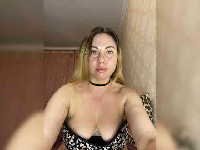 LuxuryAlya8 webcam
