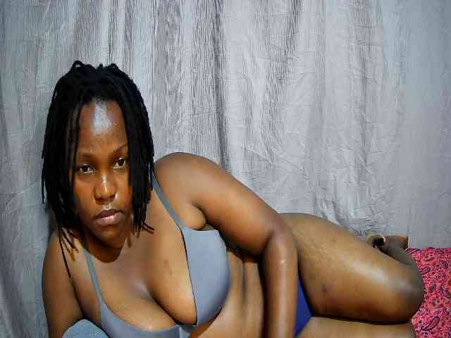 sweet-bunny12 Live Webcam on BongaCams