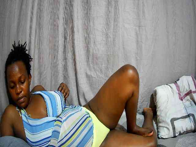 sweet-bunny12 webcam