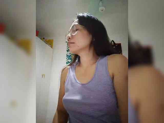 CherrieRose30 webcam