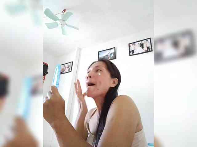 CherrieRose30 webcam