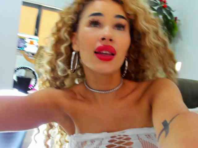 ZaraDee webcam