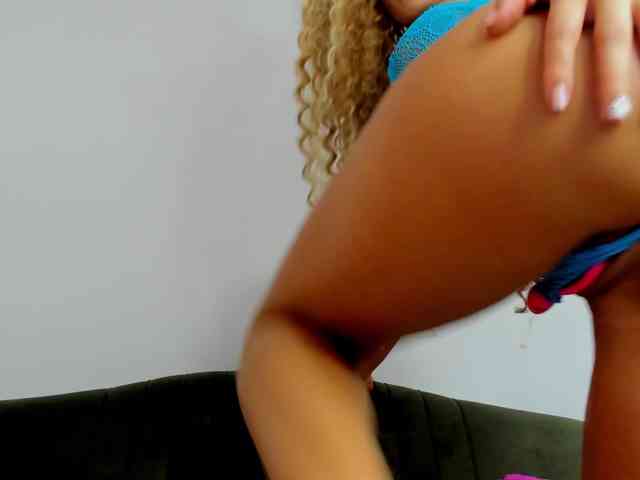 ZaraDee webcam