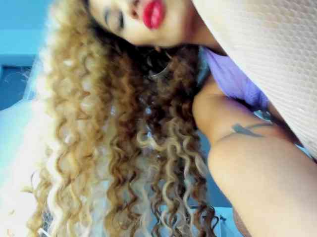 ZaraDee webcam