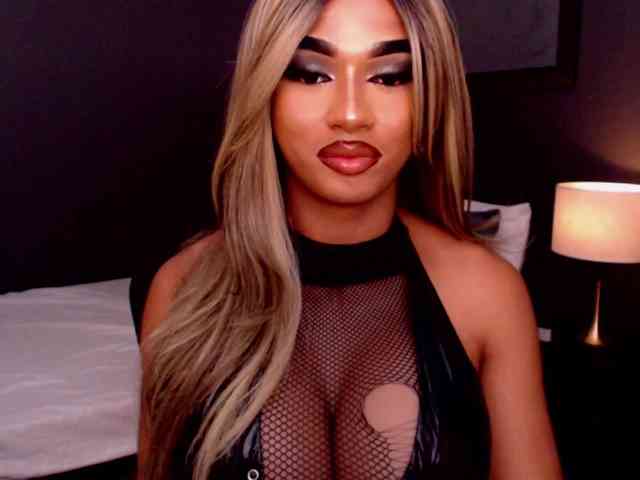 DominantLatina Live Webcam on BongaCams