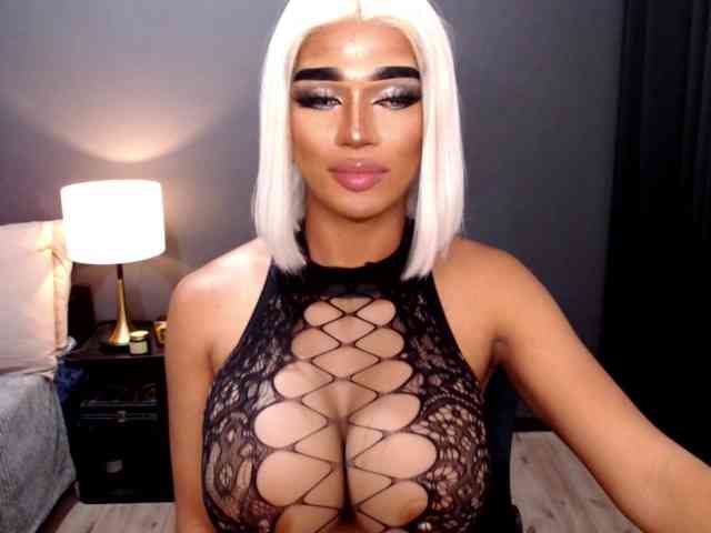 DominantLatina Live Webcam on BongaCams