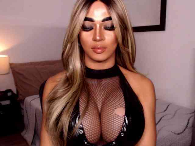 DominantLatina DominantLatina