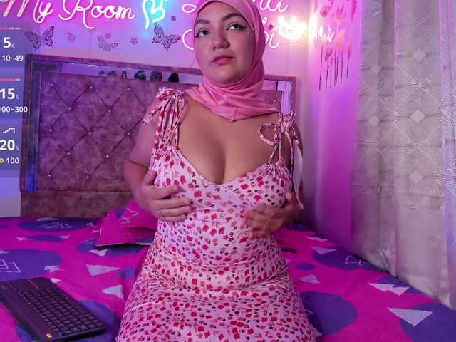 Dana-Alabi live cam profile