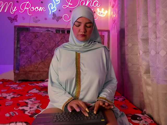 Dana-Alabi's BongaCams show and profile