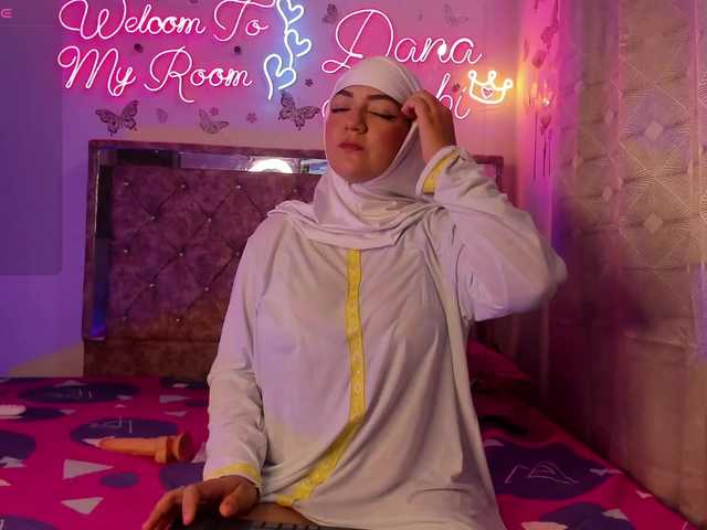 Dana-Alabi's BongaCams show and profile