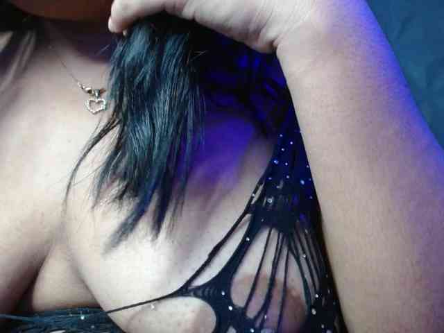 chloe-ebony webcam