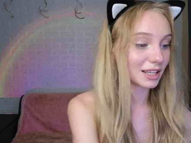SandraSanvee webcam