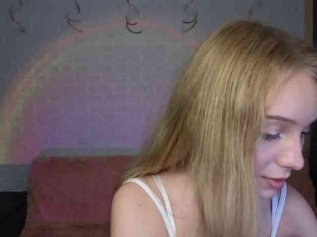 SandraSanvee webcam