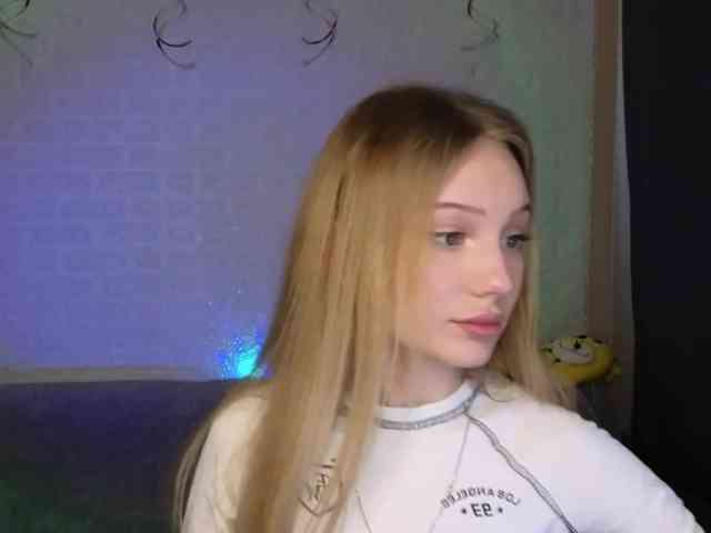 SandraSanvee webcam