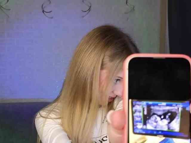 SandraSanvee webcam