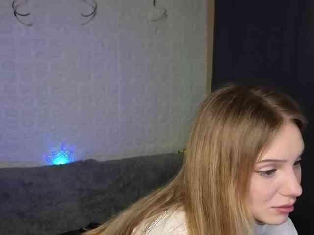 SandraSanvee webcam