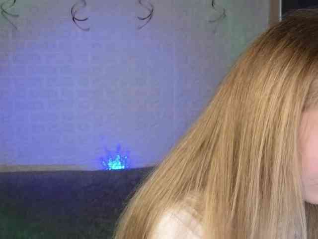 SandraSanvee webcam