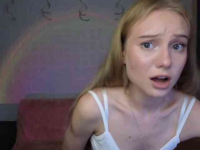 SandraSanvee webcam